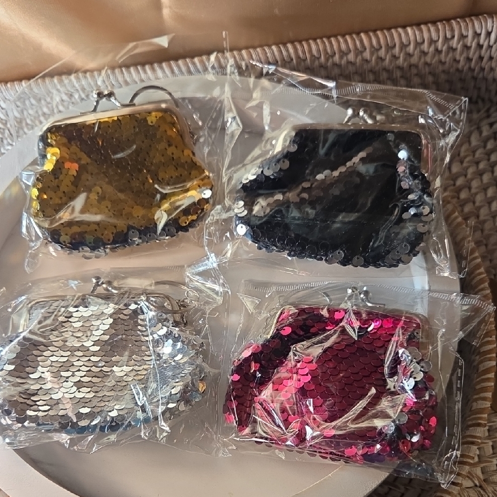 Sequin Kiss-Lock Wristlet Clutch - 1 Random Pull